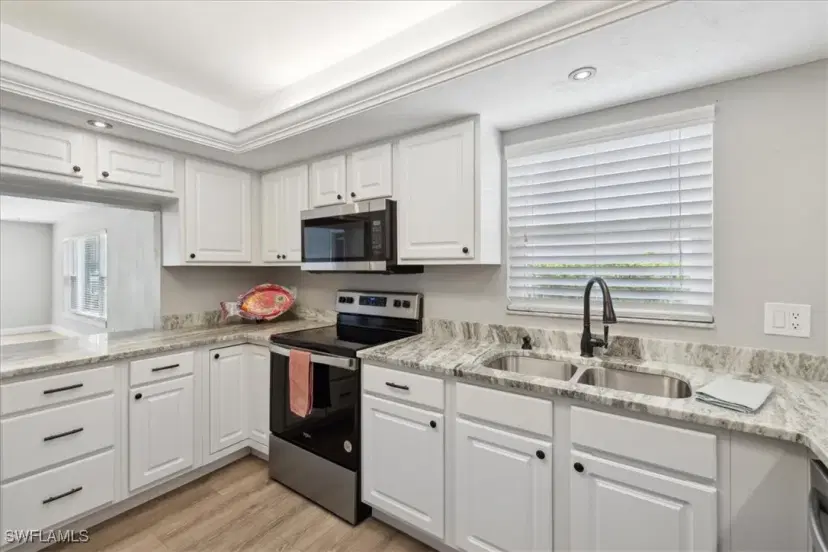 Picture of 4231 SE 19Th Pl 1J, Cape Coral FL 33904