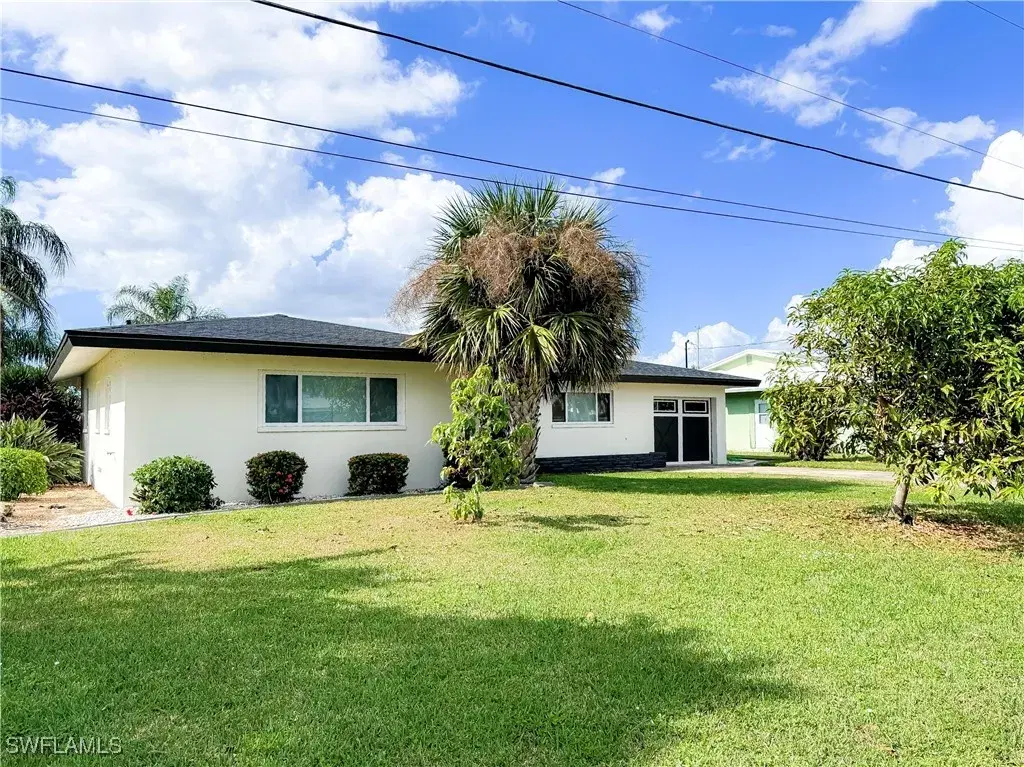 Picture of 5136 Manor Ct, Cape Coral, FL 33904