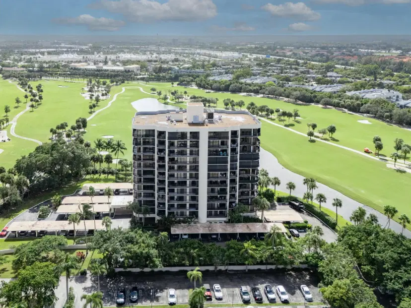 Picture of 2427 Presidential Way 704, West Palm Beach FL 33401