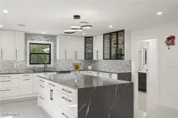 Picture of 5533 Wendy Ln, Naples, FL 34112