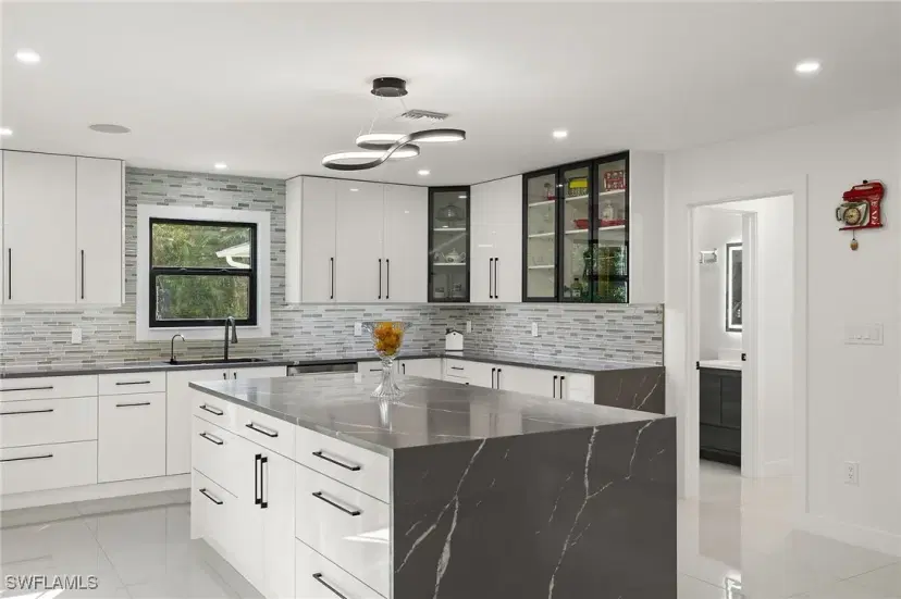 Picture of 5533 Wendy Ln, Naples FL 34112