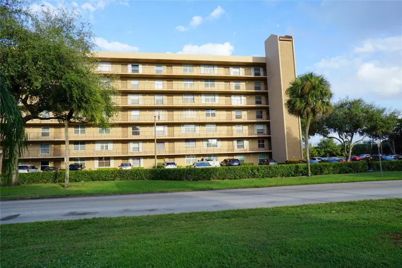 Picture of 4570 NW 18Th Ave 607, Deerfield Beach FL 33064