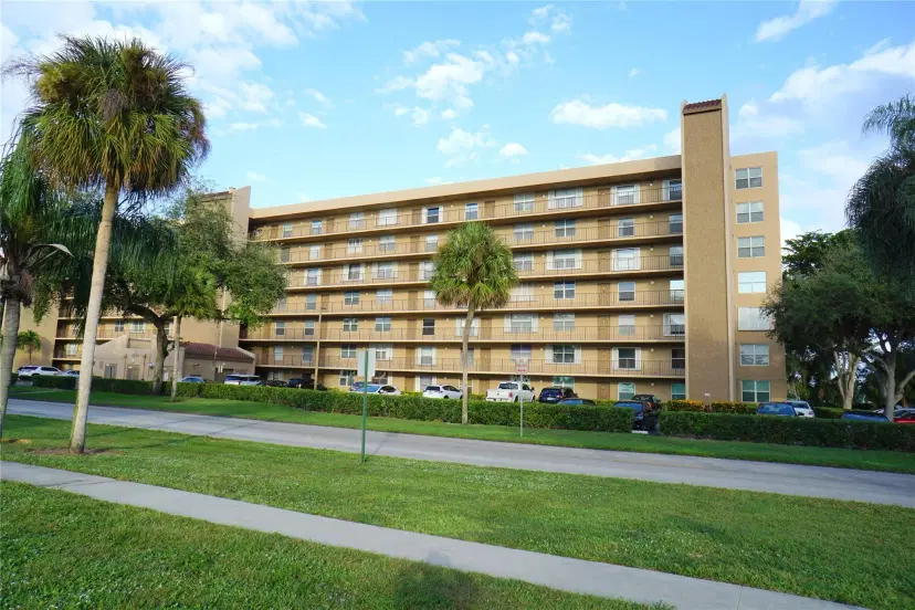 Picture of 4570 NW 18Th Ave 607, Deerfield Beach FL 33064