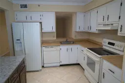 Picture of 4570 NW 18Th Ave 607, Deerfield Beach, FL 33064