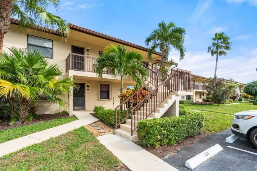 Picture of 4654 Lucerne Lakes Boulevard 206, Lake Worth FL 33467