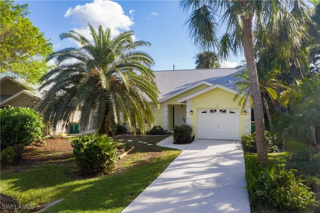 Picture of 812 102Nd Ave N, Naples, FL 34108