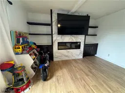 Picture of 1570 Park Meadows Dr 2, Fort Myers, FL 33907