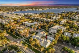 Picture of 880 8Th Ave S 202, Naples, FL 34102