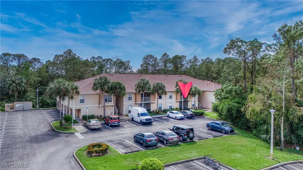 Picture of 8290 Ibis Club Ln 902, Naples, FL 34104