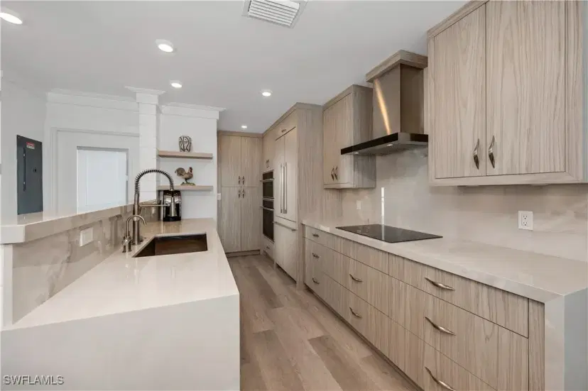 Picture of 2121 Gulf Shore Blvd N 302, Naples FL 34102