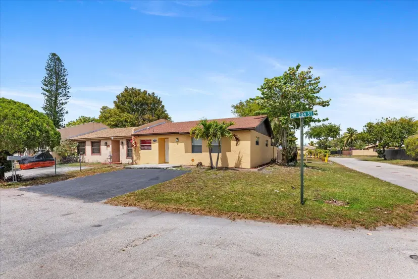 Picture of 2881 NW 204Th Street, Miami Gardens FL 33056
