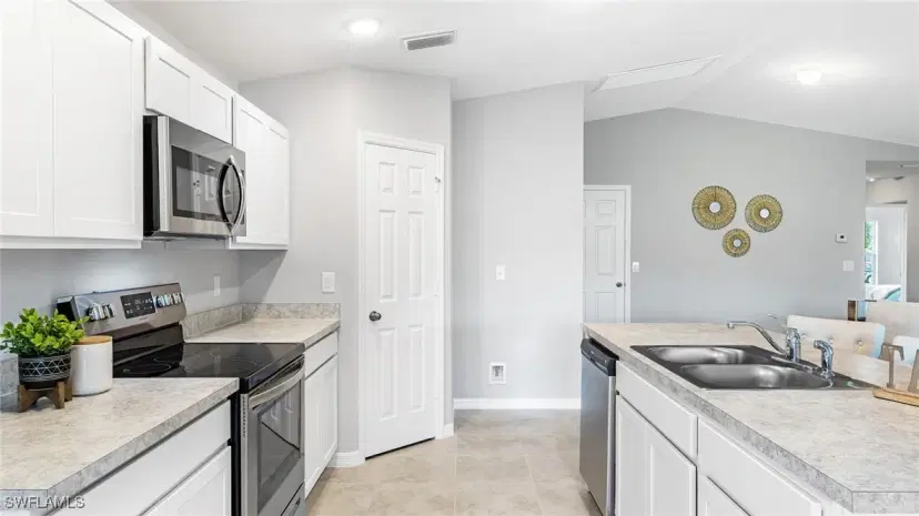 Picture of 2745 NE 7Th Pl, Cape Coral FL 33909