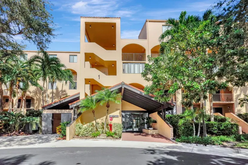 Picture of 755 Dotterel Road 1407, Delray Beach FL 33444