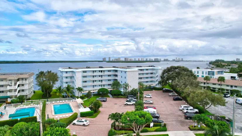 Picture of 60 Yacht Club Drive 106, North Palm Beach FL 33408