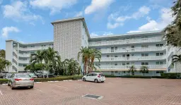 Picture of 60 Yacht Club Drive 106, North Palm Beach, FL 33408