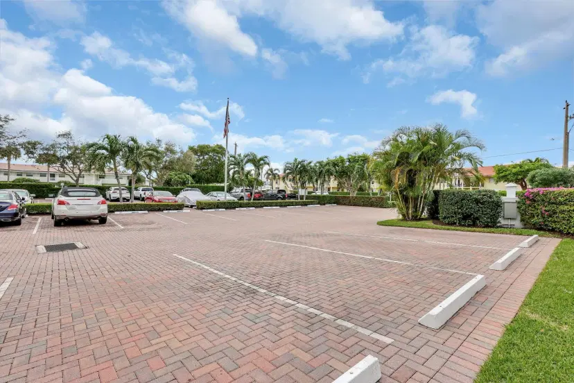 Picture of 60 Yacht Club Drive 106, North Palm Beach FL 33408