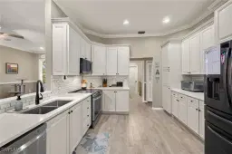 Picture of 11040 Lakeland Cir, Fort Myers, FL 33913