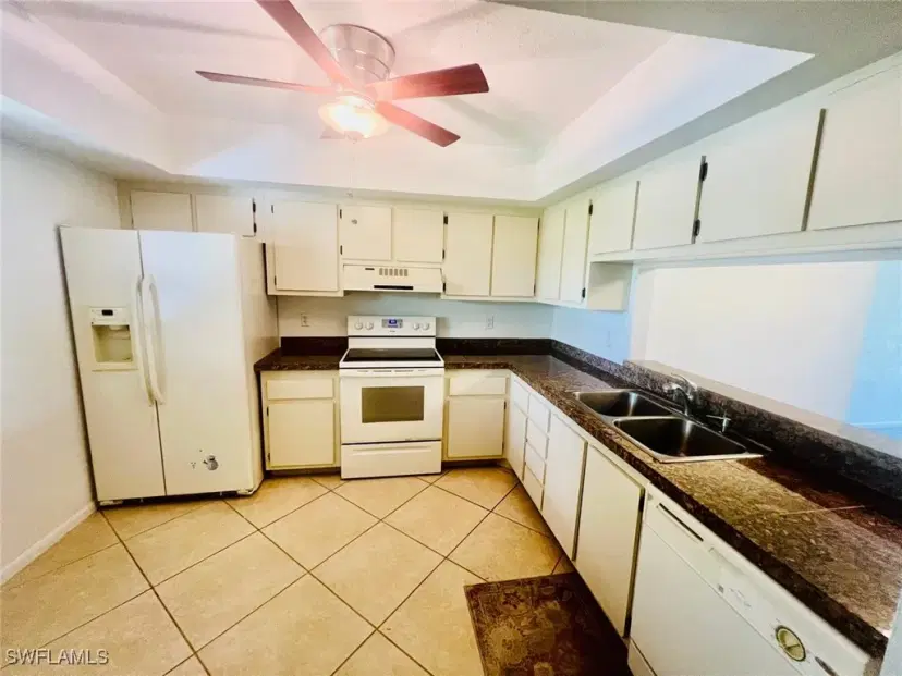 Picture of 1733 Courtyard Way B-204, Naples FL 34112