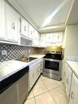 Picture of 5900 NW 17Th Pl 201, Sunrise, FL 33313