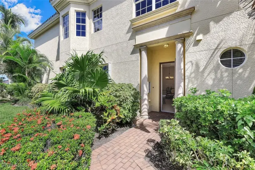 Picture of 3695 Montreux Ln 8-101, Naples FL 34114