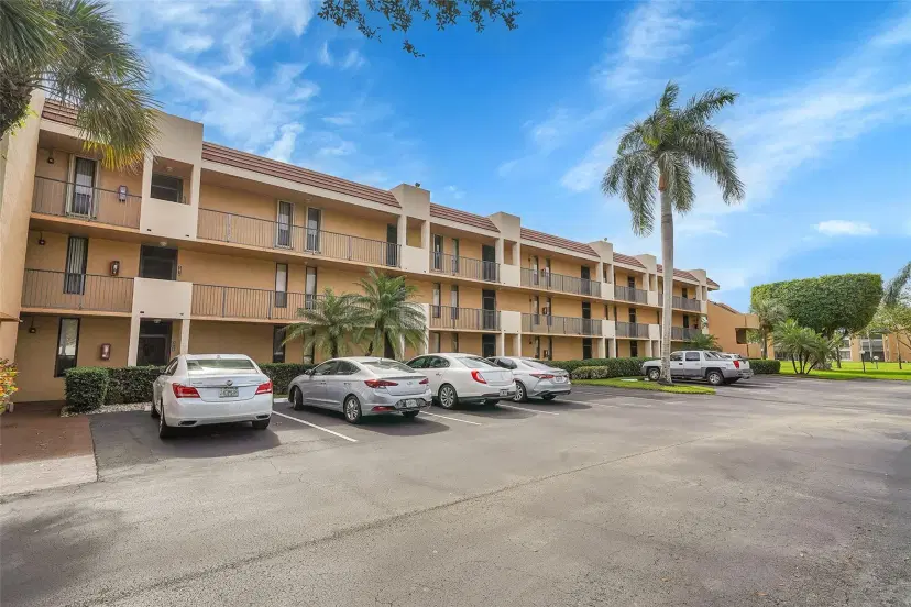 Picture of 5801 Coral Lake Dr 101, Pompano Beach FL 33063