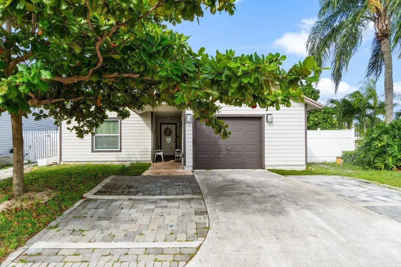 Picture of 4193 Willowood Lane, Lake Worth, FL 33462