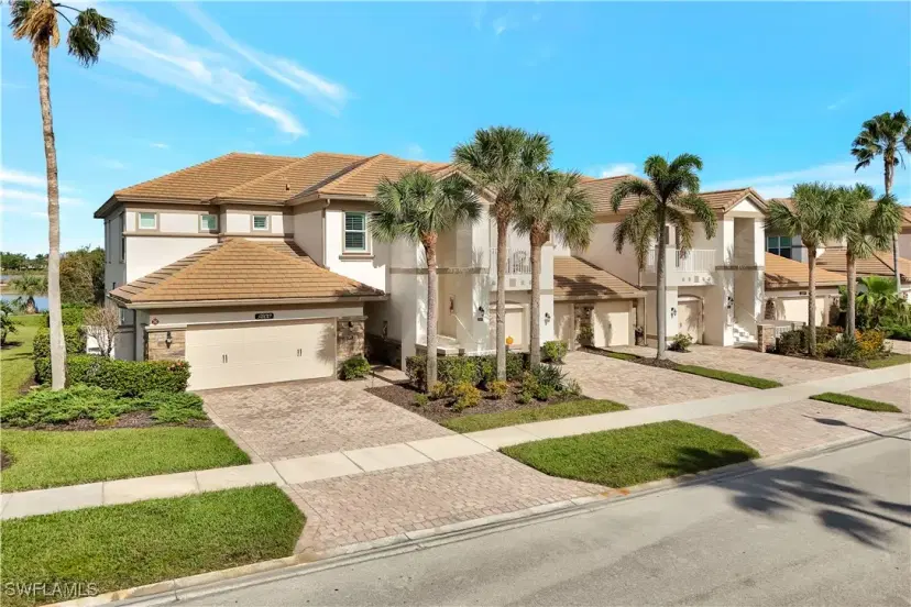 Picture of 9200 Quartz Ln 2-101, Naples FL 34120