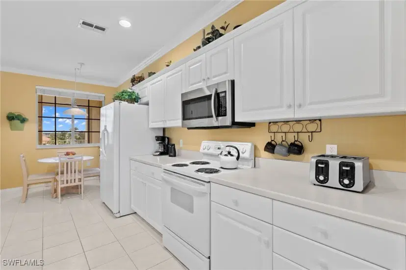Picture of 20061 Sanibel View Cir 203, Fort Myers FL 33908