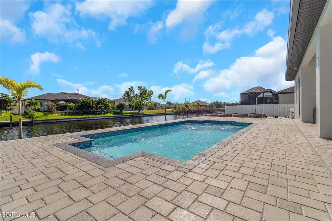 Picture of 329 SW 31St Ave, Cape Coral, FL 33991