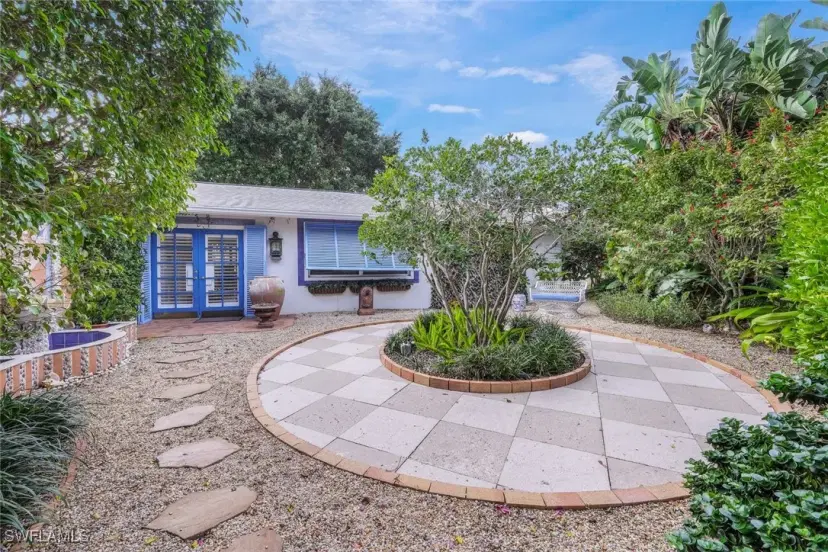 Picture of 4460 Lakewood Blvd, Naples FL 34112