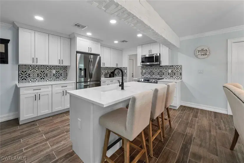 Picture of 461 Quail Dr, Marco Island FL 34145