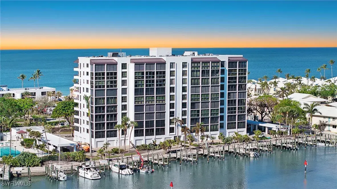 Picture of 2400 Gulf Shore Blvd N Ph-4, Naples, FL 34103