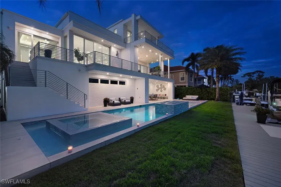 Picture of 432 Bayside Ave, Naples, FL 34108