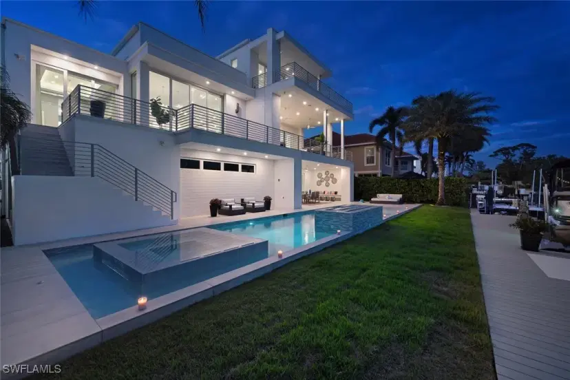 Picture of 432 Bayside Ave, Naples FL 34108