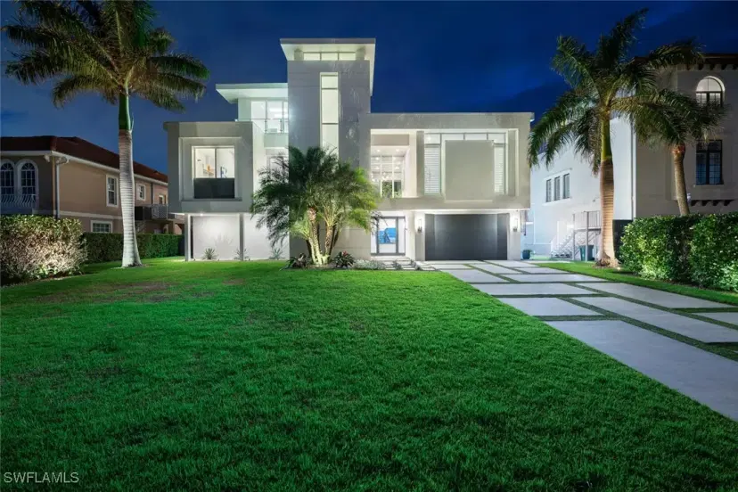 Picture of 432 Bayside Ave, Naples FL 34108