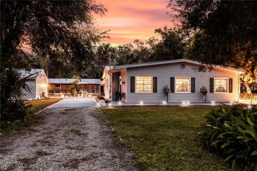 Picture of 4131 Ellis Rd, Fort Myers FL 33905