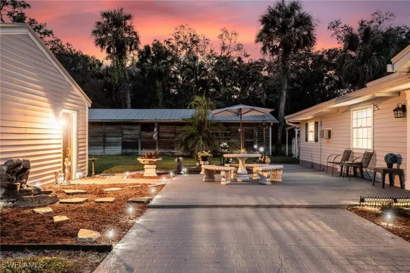Picture of 4131 Ellis Rd, Fort Myers FL 33905