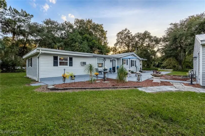 Picture of 4131 Ellis Rd, Fort Myers FL 33905