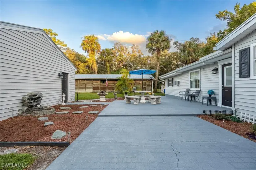 Picture of 4131 Ellis Rd, Fort Myers FL 33905