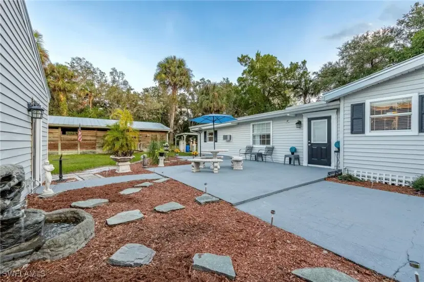 Picture of 4131 Ellis Rd, Fort Myers FL 33905