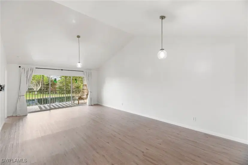 Picture of 200 Furse Lakes Cir B-11, Naples FL 34104