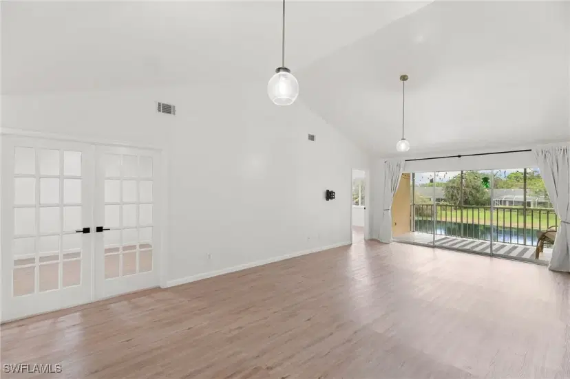 Picture of 200 Furse Lakes Cir B-11, Naples FL 34104