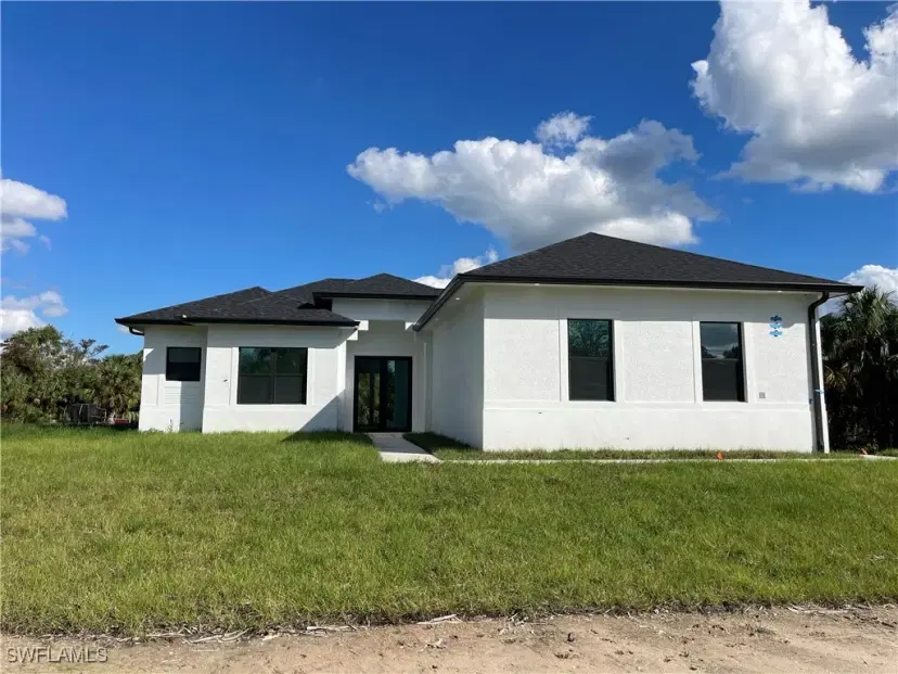 Picture of 442 4Th St Se, Naples FL 34117