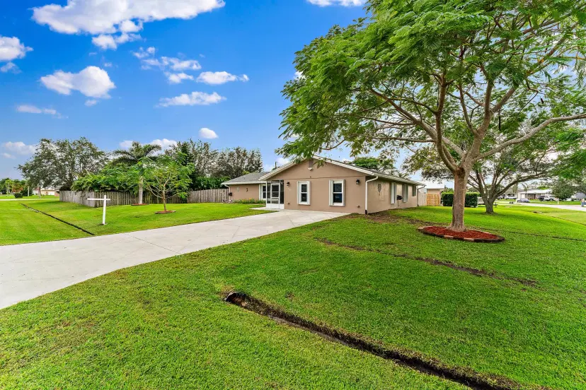 Picture of 366 SE Galleon Lane, Port St Lucie FL 34983