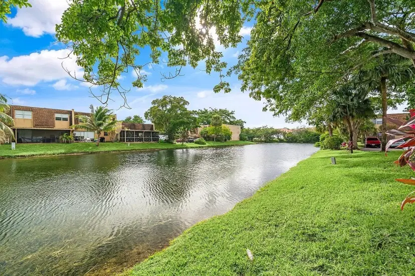 Picture of 3581 NW 95Th Terrace 605, Sunrise FL 33351