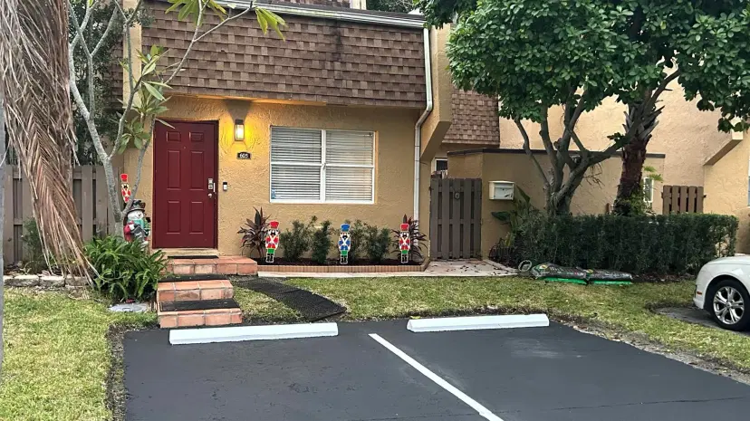 Picture of 3581 NW 95Th Terrace 605, Sunrise FL 33351