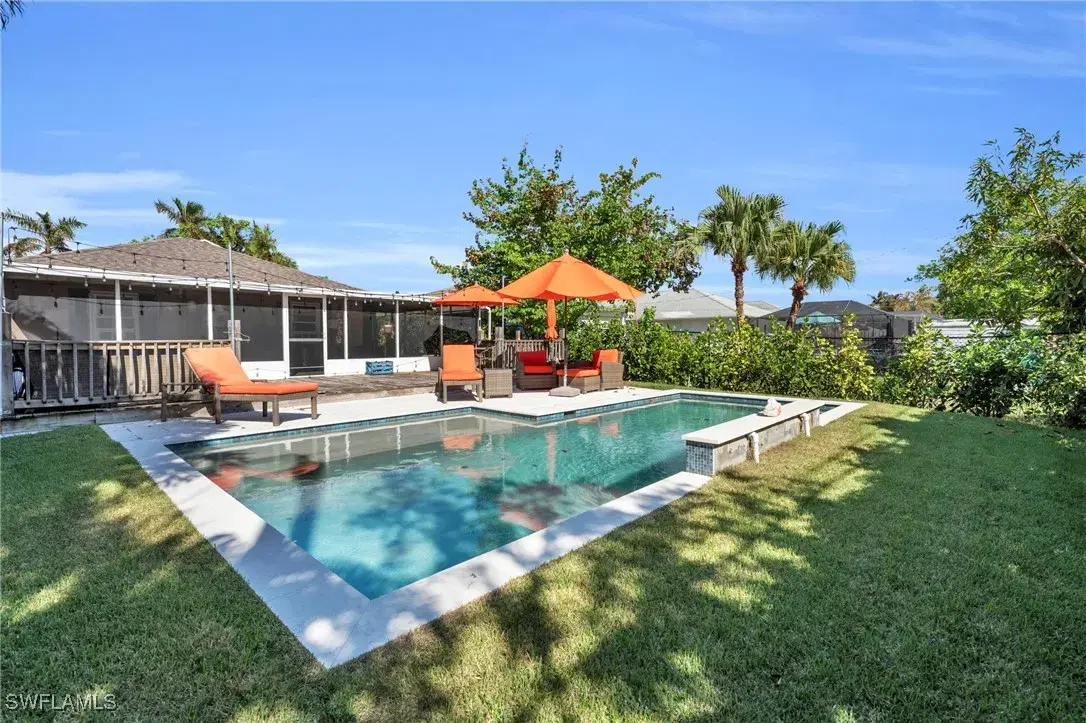 Picture of 828 104Th Ave N, Naples, FL 34108