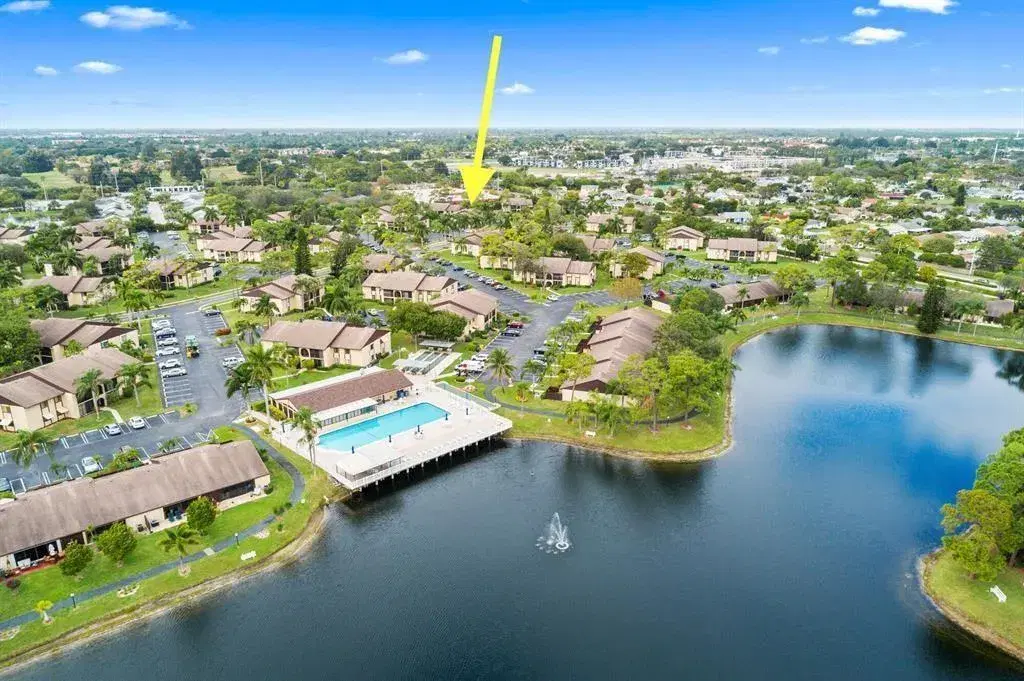 Picture of 444 Pine Glen Ln D-1, Greenacres, FL 33463