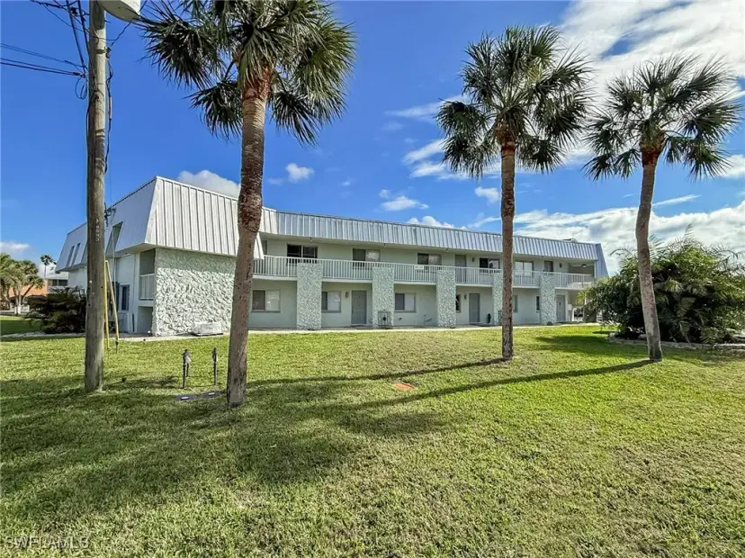 Picture of 5111 Manor Ct 4, Cape Coral FL 33904