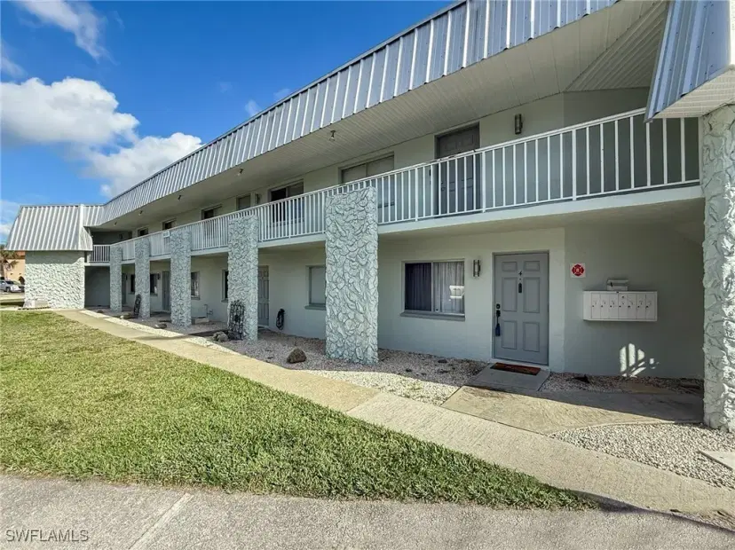 Picture of 5111 Manor Ct 4, Cape Coral FL 33904